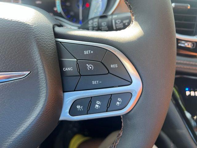 2025 Chrysler Pacifica Pinnacle AWD