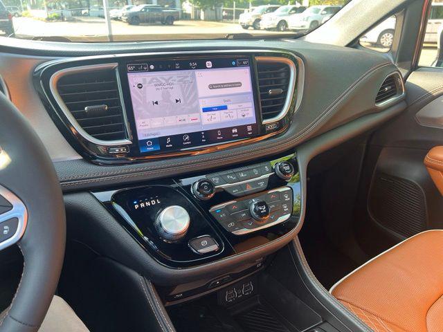 2025 Chrysler Pacifica Pinnacle AWD