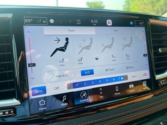 2025 Chrysler Pacifica Pinnacle AWD