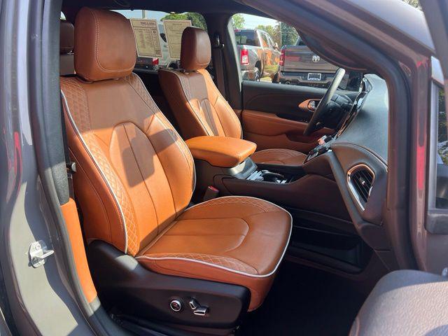 2025 Chrysler Pacifica Pinnacle AWD