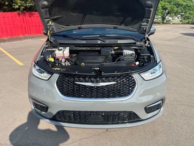 2025 Chrysler Pacifica Pinnacle AWD