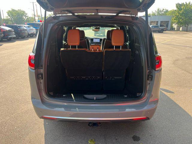 2025 Chrysler Pacifica Pinnacle AWD