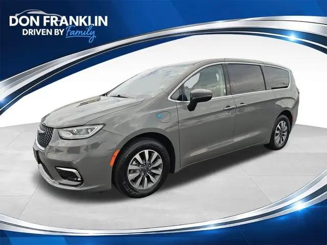 2023 Chrysler Pacifica Hybrid Touring L for sale in Bardstown, KY