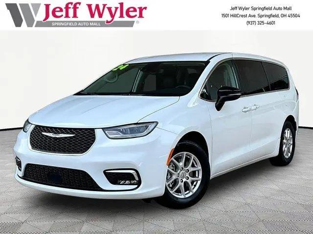 2024 Chrysler Pacifica Touring L for sale in Springfield, OH