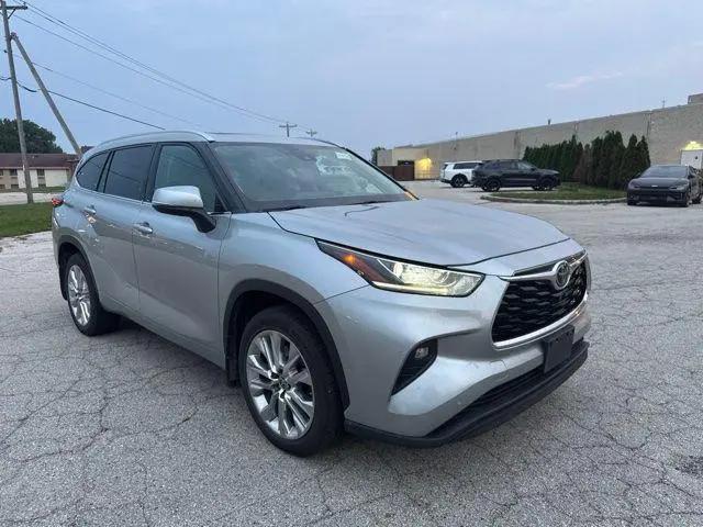 2021 Toyota Highlander Limited for sale in Sheboygan, WI