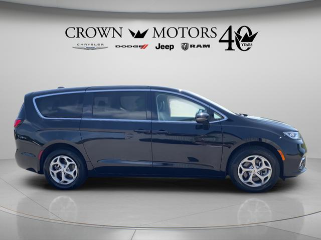 2024 Chrysler Pacifica Limited AWD