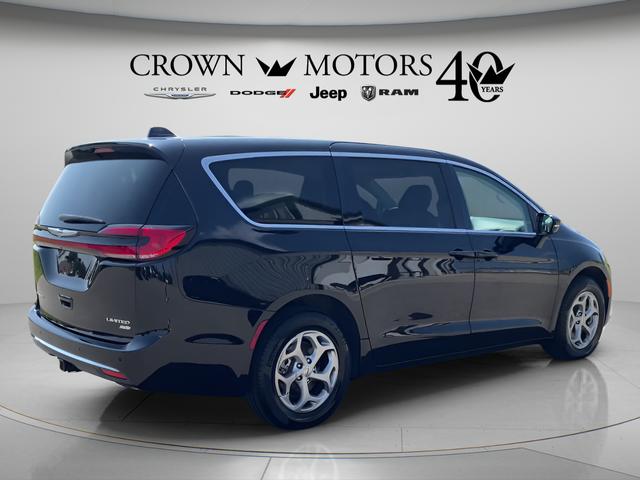 2024 Chrysler Pacifica Limited AWD