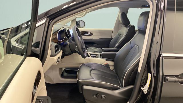 2024 Chrysler Pacifica Limited AWD