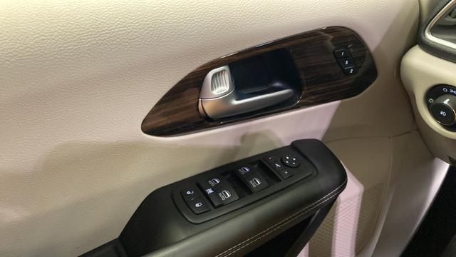 2024 Chrysler Pacifica Limited AWD