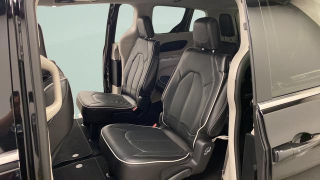 2024 Chrysler Pacifica Limited AWD