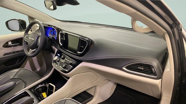 2024 Chrysler Pacifica Limited AWD