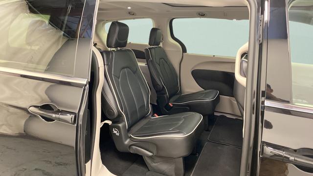 2024 Chrysler Pacifica Limited AWD