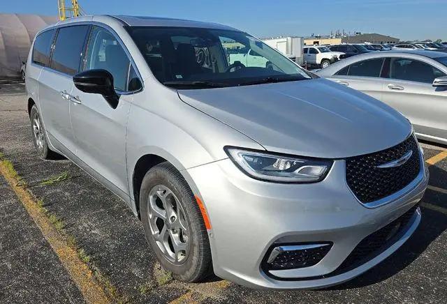 2024 Chrysler Pacifica Limited for sale in Fremont, MI