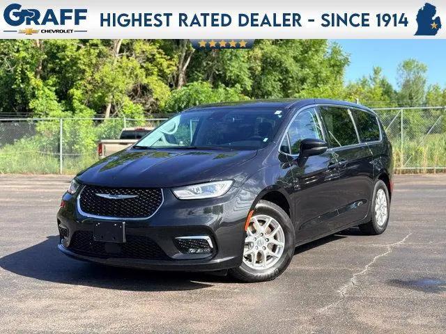 2023 Chrysler Pacifica Touring L for sale in Davison, MI