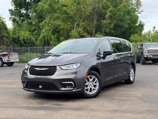 2023 Chrysler Pacifica Touring L for sale in Davison, MI