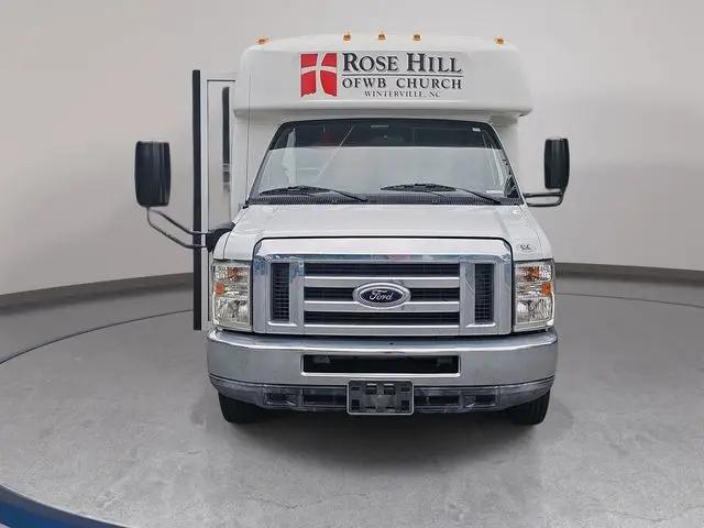 2015 Ford E-350 Cutaway E-350