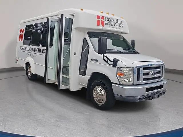 2015 Ford E-350 Cutaway E-350
