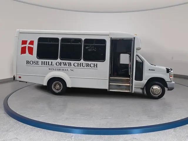 2015 Ford E-350 Cutaway E-350