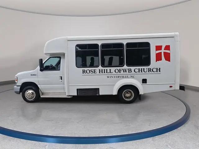 2015 Ford E-350 Cutaway E-350