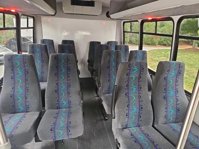 2015 Ford E-350 Cutaway E-350