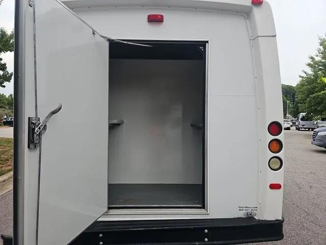 2015 Ford E-350 Cutaway E-350