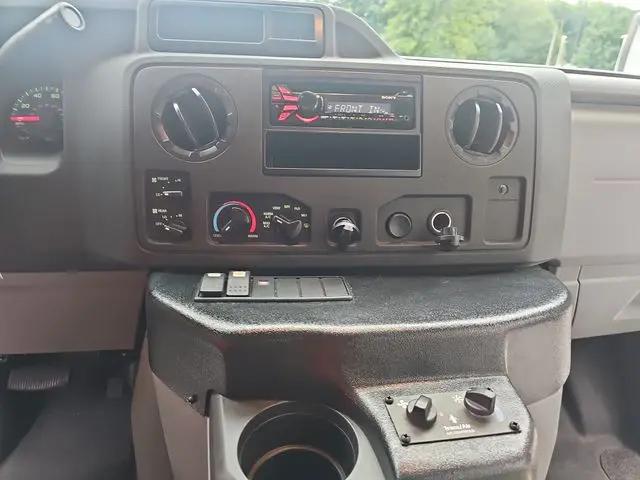 2015 Ford E-350 Cutaway E-350