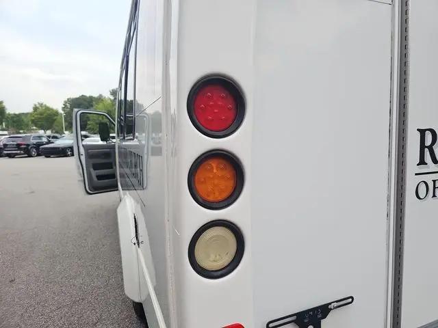 2015 Ford E-350 Cutaway E-350