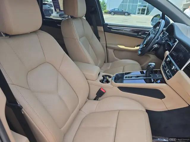 2023 Porsche Macan T