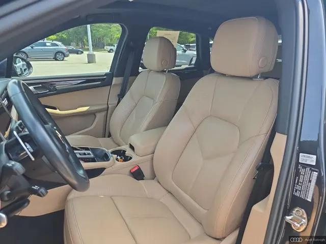 2023 Porsche Macan T
