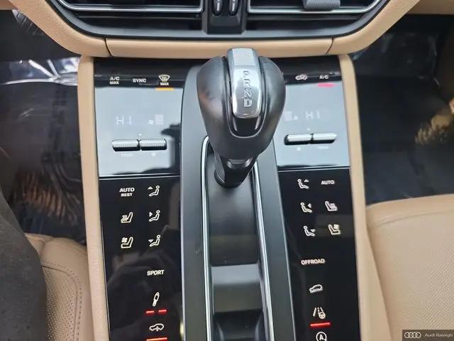 2023 Porsche Macan T