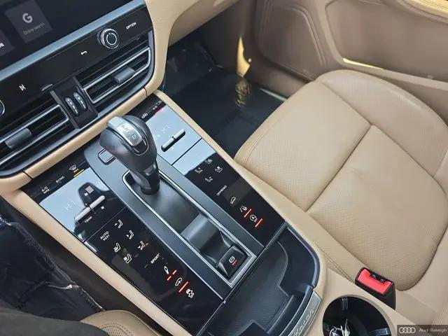 2023 Porsche Macan T