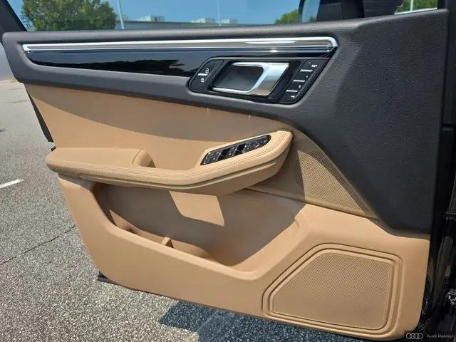 2023 Porsche Macan T