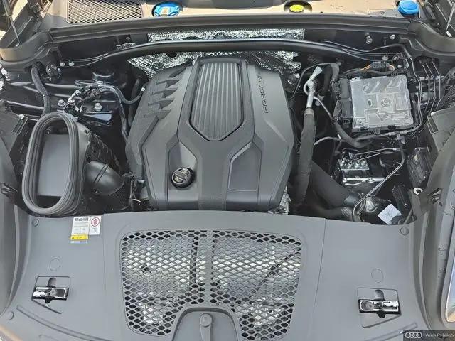 2023 Porsche Macan T
