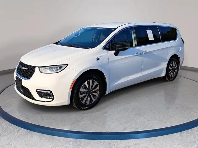 2024 Chrysler Pacifica Hybrid Select for sale in Raleigh, NC