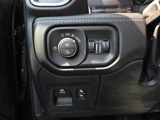 2023 Ram 1500 Limited Crew Cab 4x4 57 Box