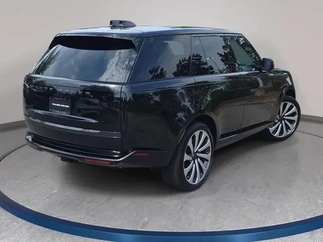 2026 Land Rover Range Rover P530 SE