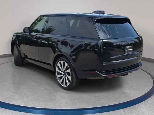 2026 Land Rover Range Rover P530 SE