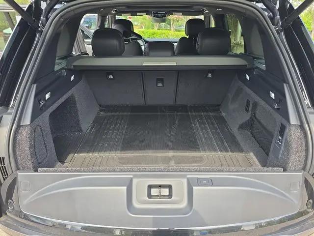 2026 Land Rover Range Rover P530 SE