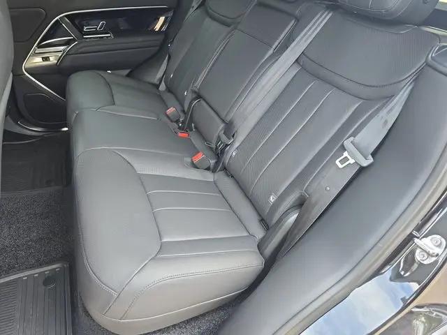 2026 Land Rover Range Rover P530 SE
