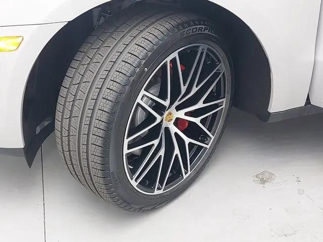 2026 Porsche Macan S