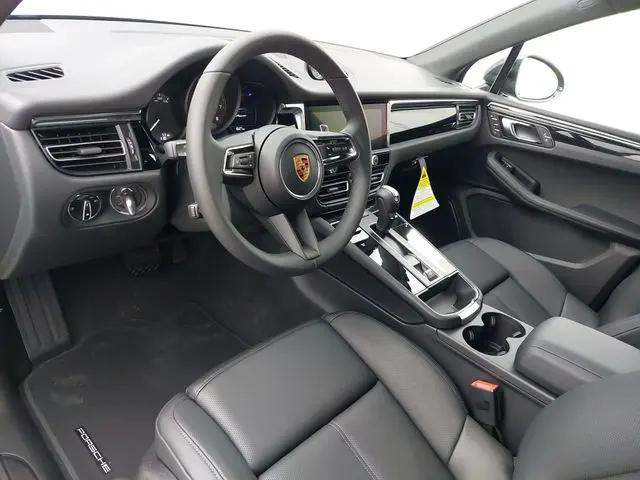 2026 Porsche Macan Macan