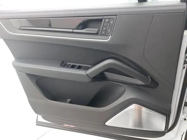 2026 Porsche Cayenne GTS