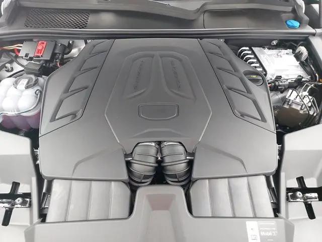 2026 Porsche Cayenne GTS