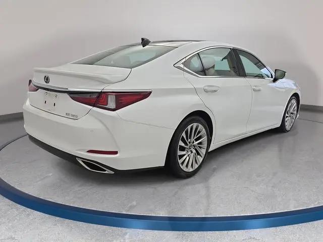 2022 Lexus ES 350 Ultra Luxury