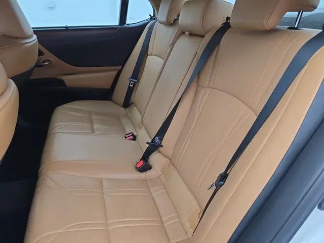 2022 Lexus ES 350 Ultra Luxury