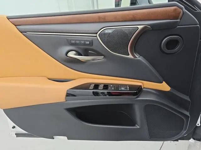 2022 Lexus ES 350 Ultra Luxury