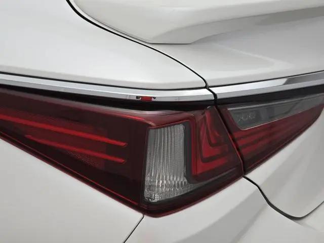 2022 Lexus ES 350 Ultra Luxury