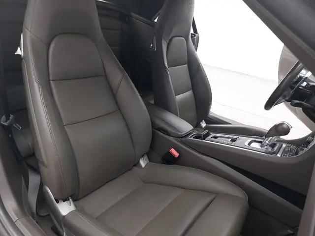 2018 Porsche 911 Carrera