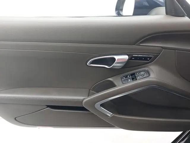 2018 Porsche 911 Carrera