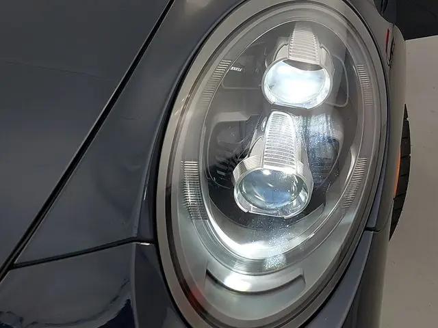 2018 Porsche 911 Carrera